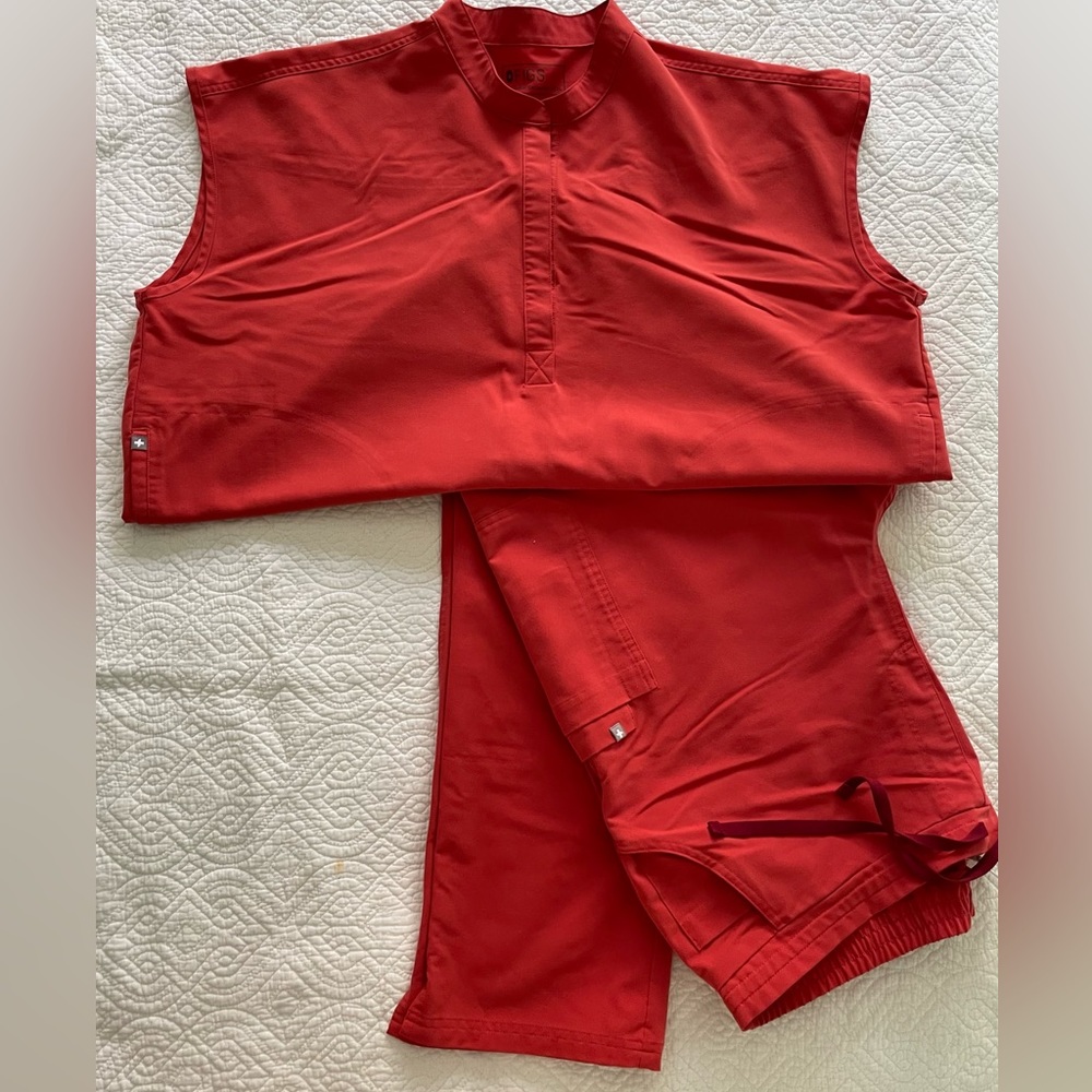Figs scrubs set XXL